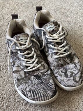 Men's Athletic Sneakers in Neutral Camo - Lightweight Comfort